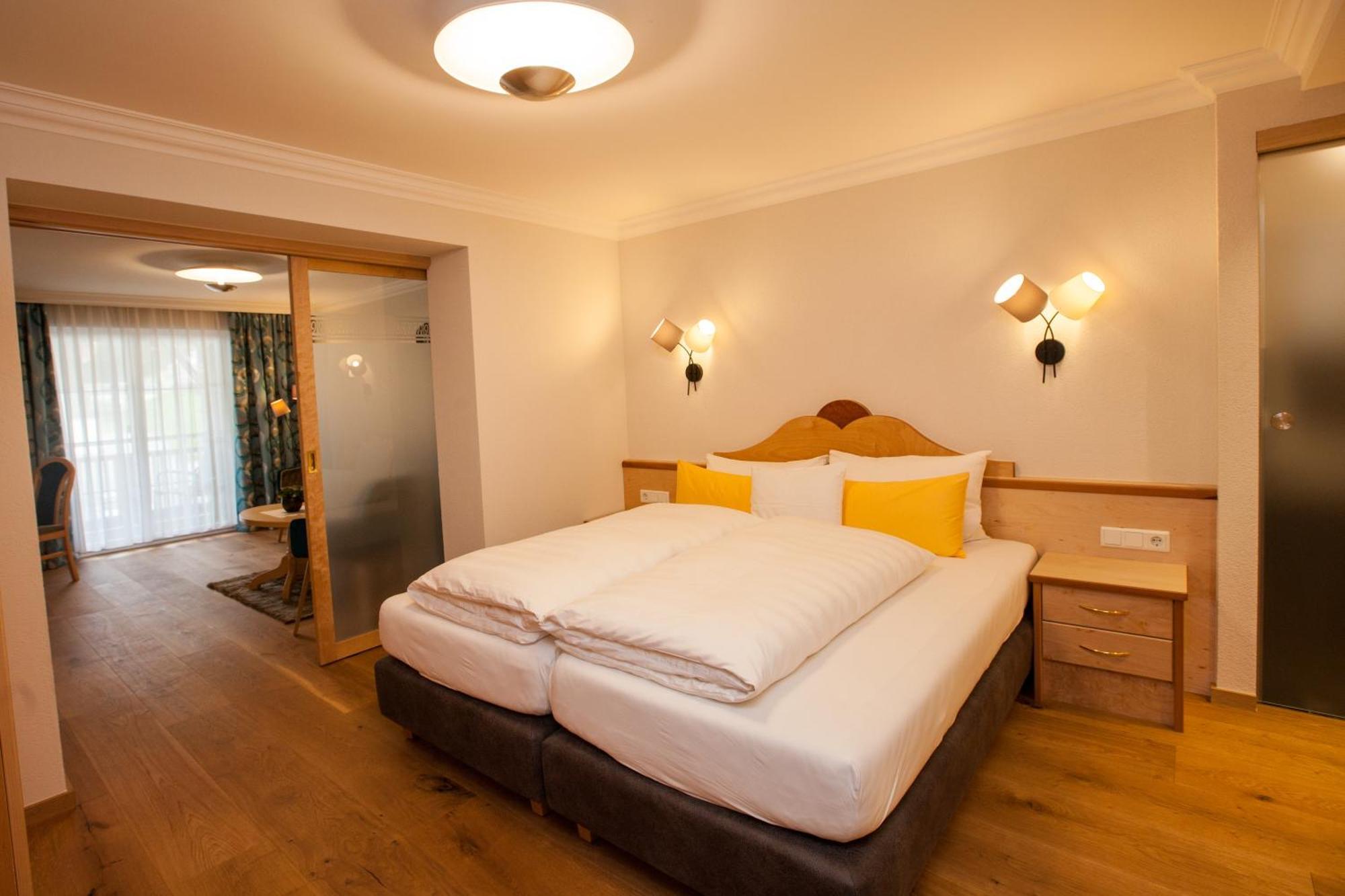 Hotel Jaegerhof อิสชเกิล ภายนอก รูปภาพ