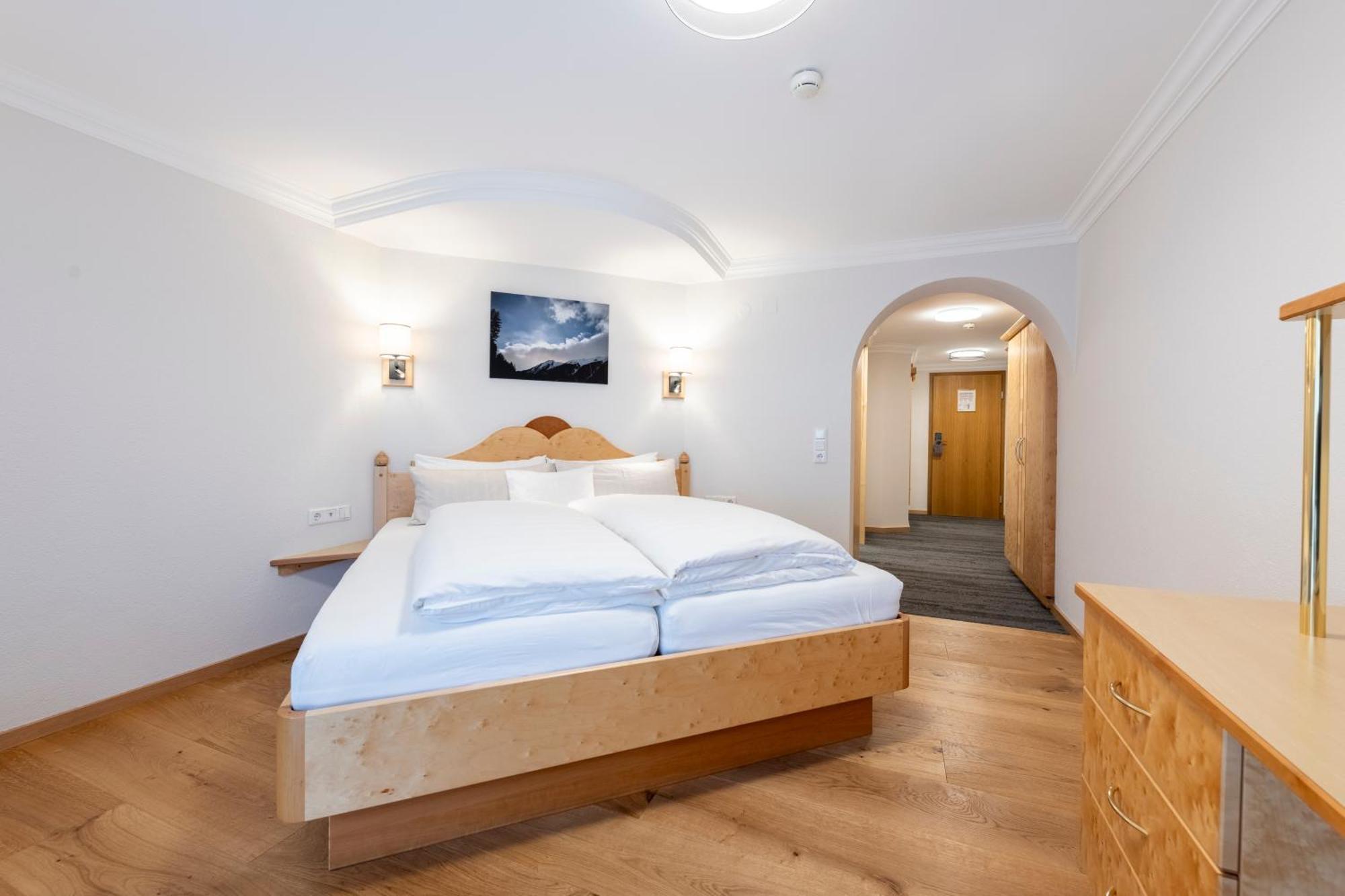 Hotel Jaegerhof อิสชเกิล ภายนอก รูปภาพ