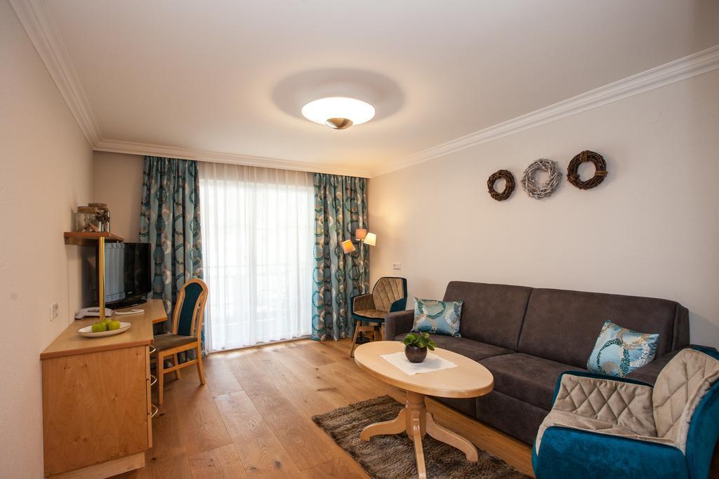 Hotel Jaegerhof อิสชเกิล ภายนอก รูปภาพ